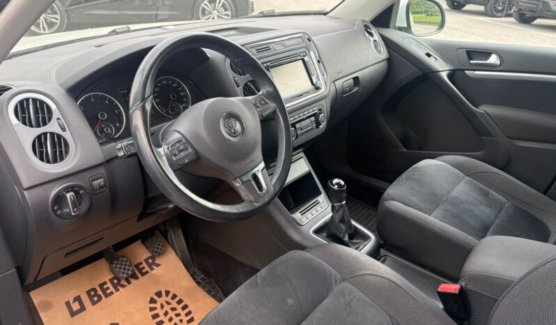 VW Tiguan 2,0 TDI Sport BMT voll